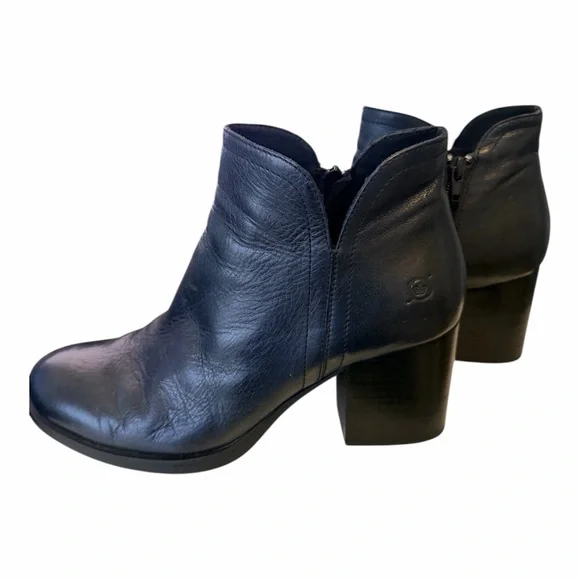 Born Women's Black Leather Ankle Booties Zip up size 9 - Picture 4 of 6